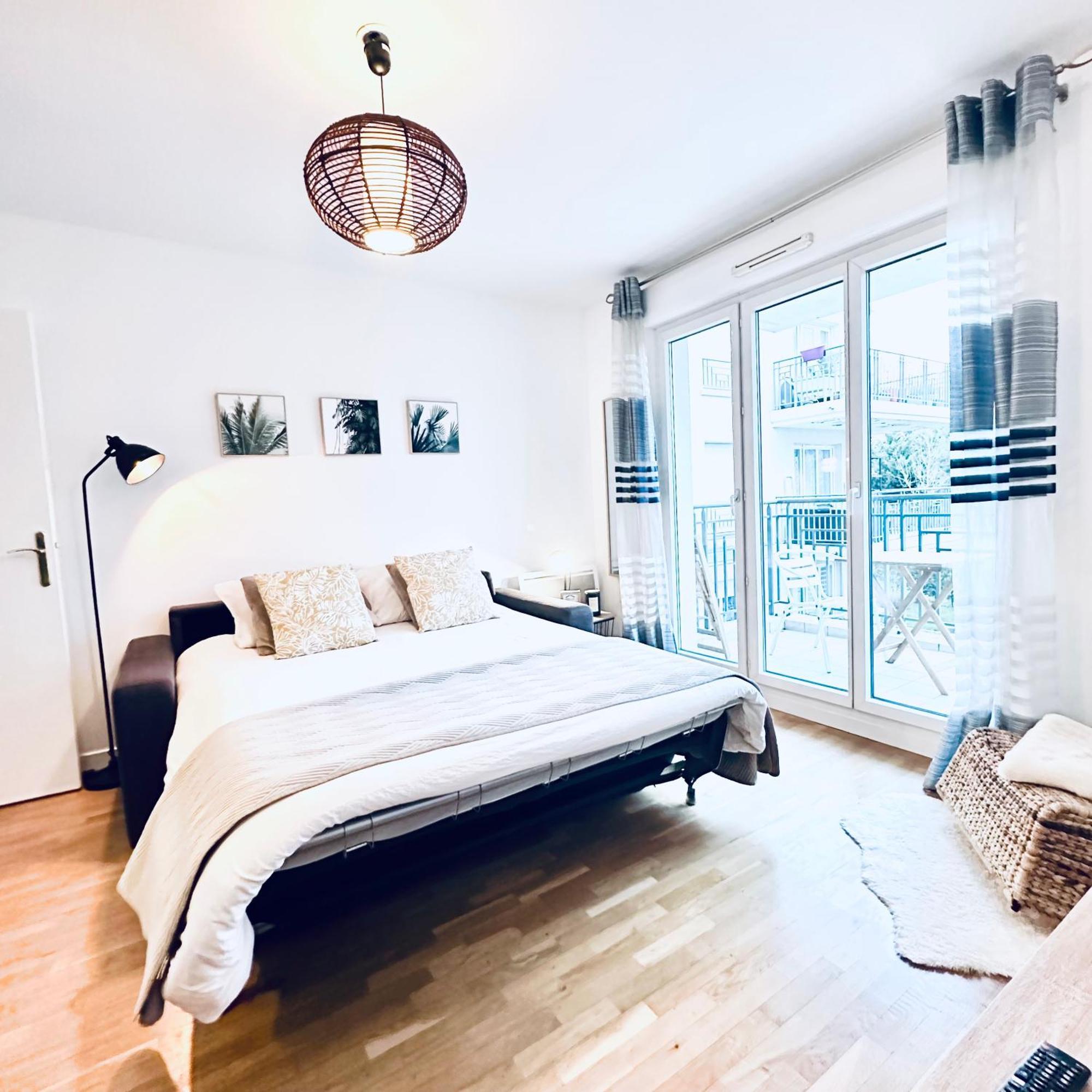 Apartment Beautiful * Parking* Disneyland 10 Min *